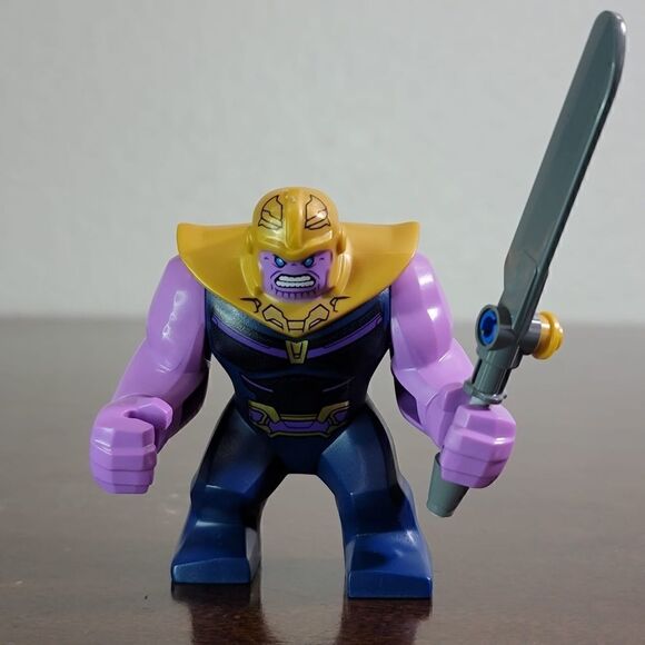 Lego Marvel Infinity War Thanos Minifigure 76107 With Sword Superheroes New - Picture 1 of 7